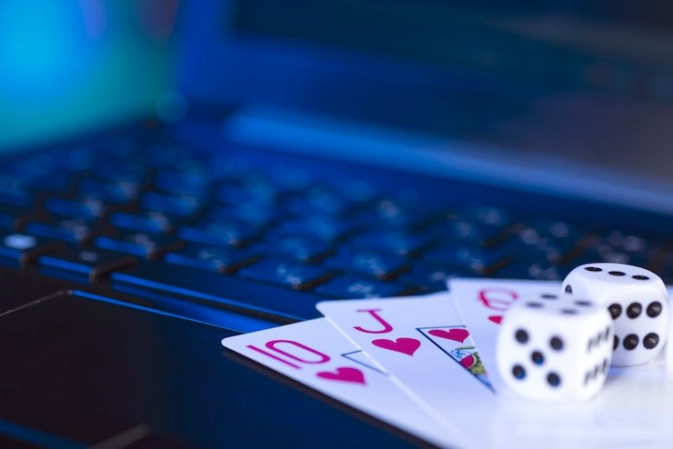 Studio Dragon Tiger Live koinslot dengan dealer multi-kamera, kartu yang terlihat jelas, dan panel taruhan di sebelah kanan